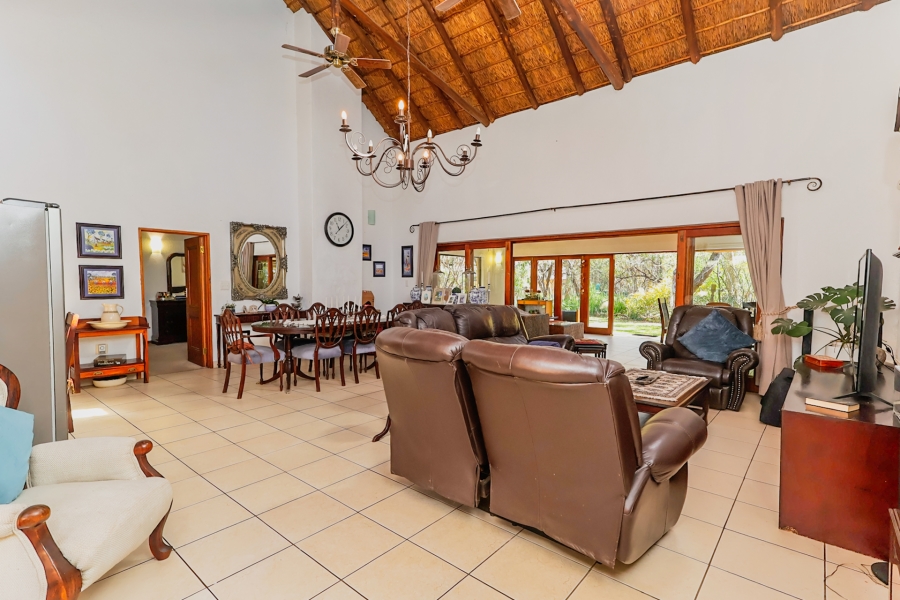 To Let 4 Bedroom Property for Rent in Lakeland North West